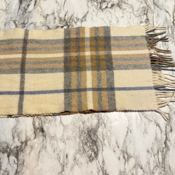 V. FRAAS 100% Cashmere Plaid Scarf - Picture 10 of 10